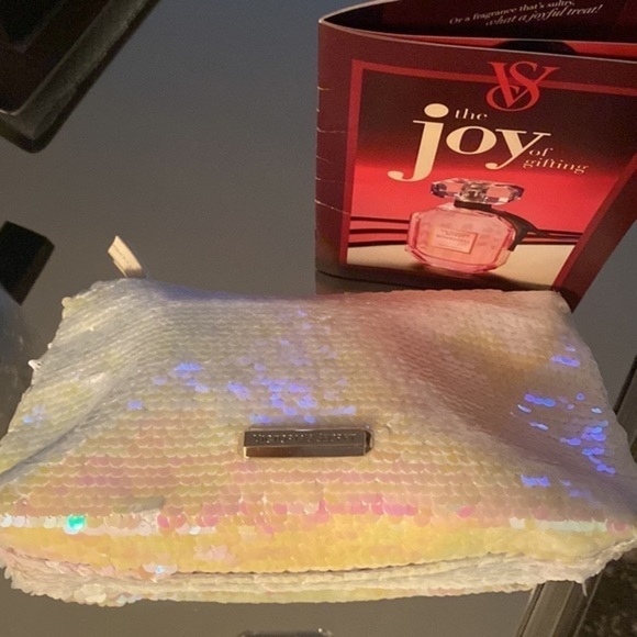 New Victoria secret sequined purse / pouch - Picture 3 of 4